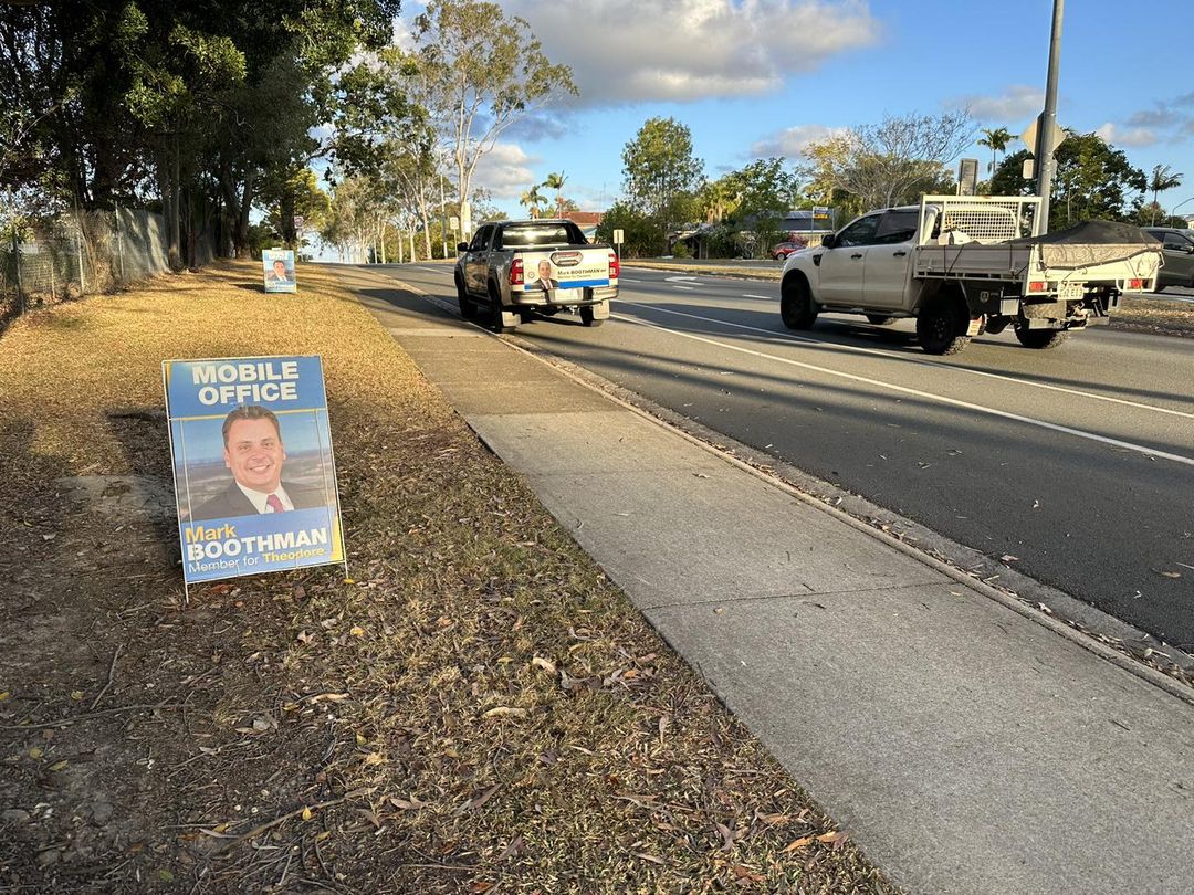 Community Roadside Helensvale